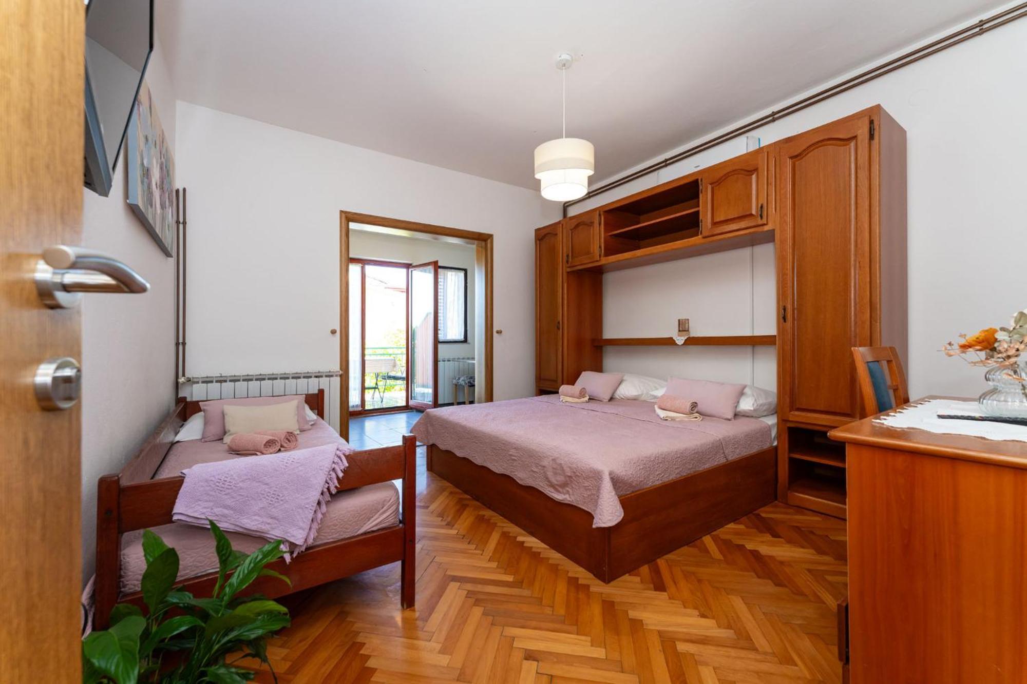 Apartments Adriana Starigrad Paklenica Exterior photo