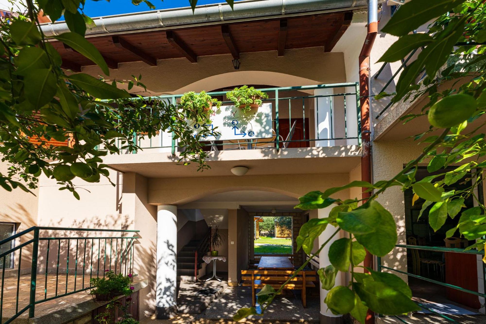 Apartments Adriana Starigrad Paklenica Exterior photo